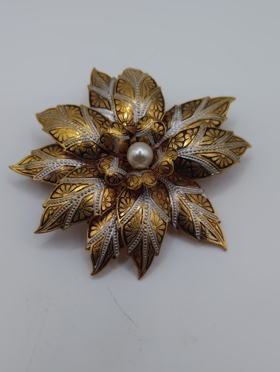 Damascene Jewelry - Damascene Poinsettia Brooch